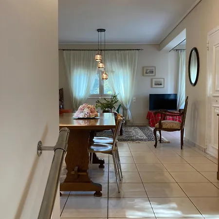 Brina's Luxury * Agioi Apostoloi (Attica)